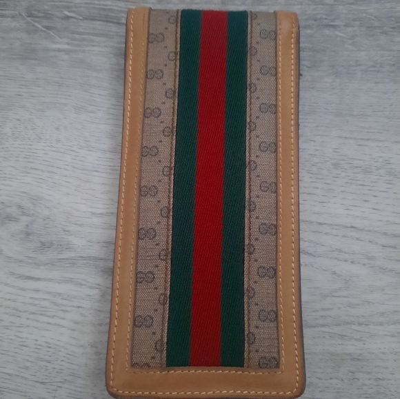 Gucci Case - Picture 3 of 13